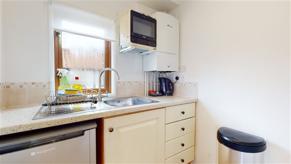 studio 2adults 2 kids