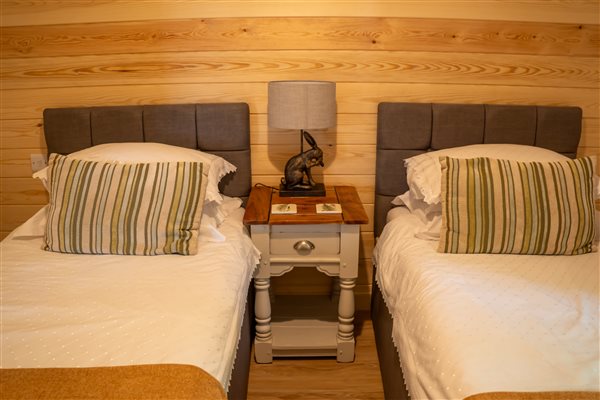 twin bedroom
