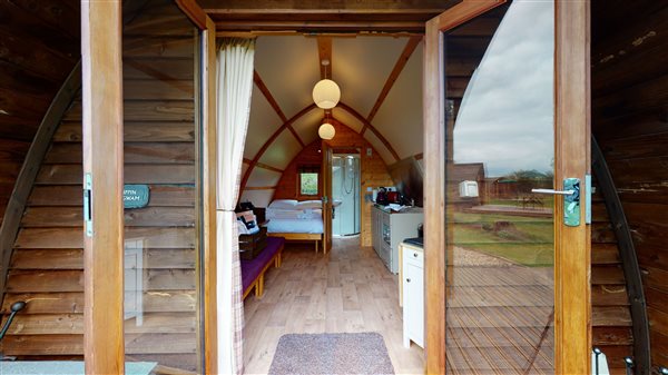 Pippin wigwam with private hot tub, ensuite shower room, kitchen with hob and microwave, sleeping up to 4 guests Pippin wigwam with private hot tub, ensuite shower room, kitchen with hob and microwave, sleeping up to 4 guests