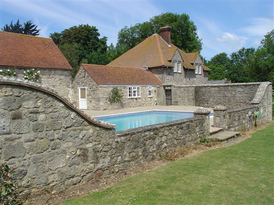 Kings Lodge with Swimming Pool
