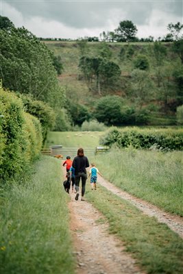 Herefordshire glamping walk to the river Wye