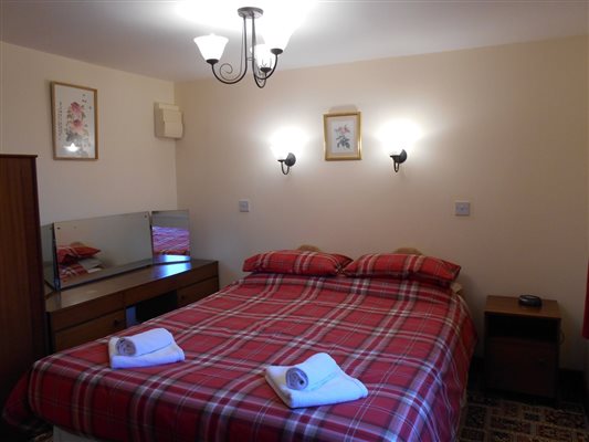 King Sized bedroom