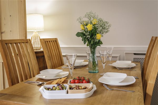 Forsythia dining table