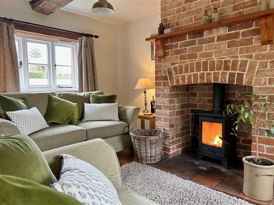 Swallow cottage 1 lounge
